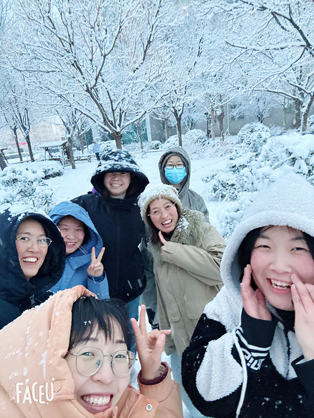 攝影：張?zhí)K榮《歡樂雪》（組照）